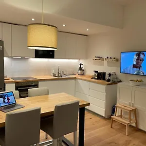 Est Apartment